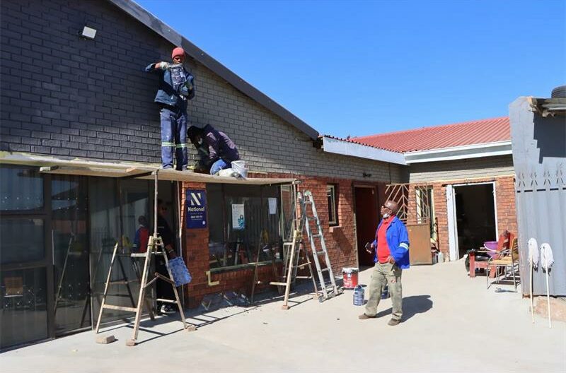 The National Union of Mineworkers transformed the Itireleng Association for the Physically Disabled through renovations and donations during its 67 Minutes of Service campaign in honour of Nelson Mandela Day.