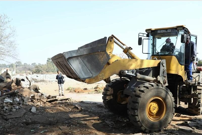 The Gauteng MEC for Human Settlements highlighted progress in housing delivery during a site tour in Randfontein.