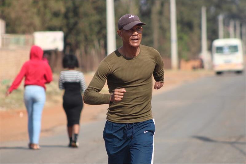 An Elandsvlei fitness enthusiast refuses to let a childhood limb amputation hold him back as he sets his sights on local running routes.