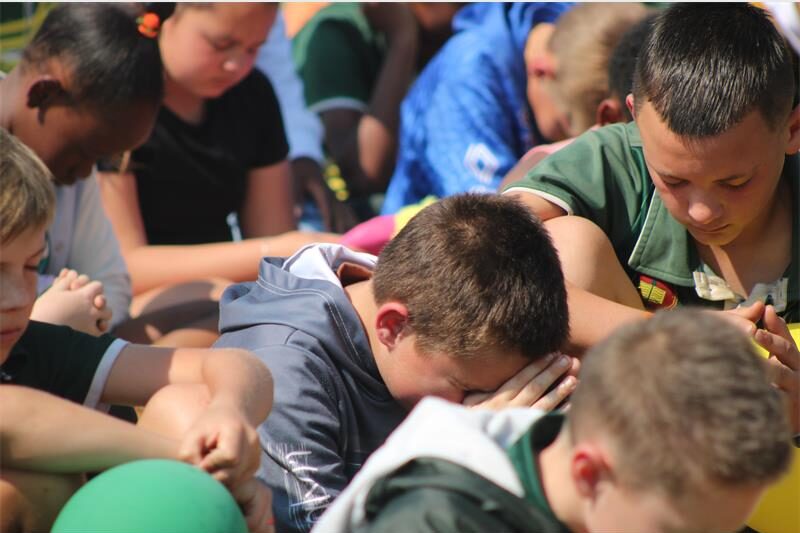 The Laerskool Randfontein family came together to honour the life of 11-year-old Liam Rotkin, who sadly passed away last month after a brave battle with cancer.