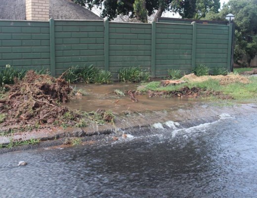 Water streaming down Platberg street