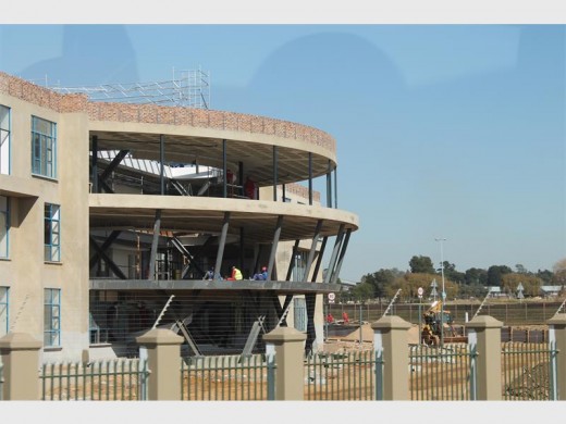 CLEARWATER Estate will be a combination of an office park and residential estate, housing companies such as Old Mutual, Absa Bank, Discovery Heath and Barloworld.