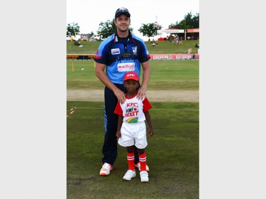 KFC Mini-Cricket participant Tshepang Khaka from Solid Foundations Primary School got to meet Albie Morkel from the Titans.