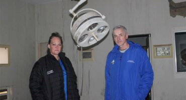 Clr Amanda Davison and Gauteng Provincial Legislature Mike Waters standing inside what was once an operating theatre at Kempton Park Hospital. Photo: Kamogelo Magolo.