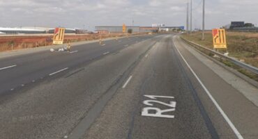 The South African National Roads Agency SOC Limited (SANRAL) is moving swiftly to repair an emergency sinkhole along the R21 northbound near Olifantsfontein.