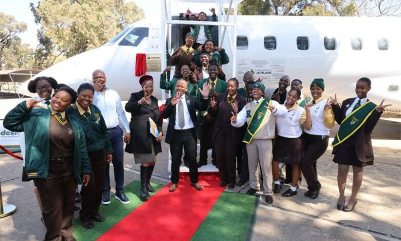 Airlink passenger jet arrives at Rhodesfield Aviation School