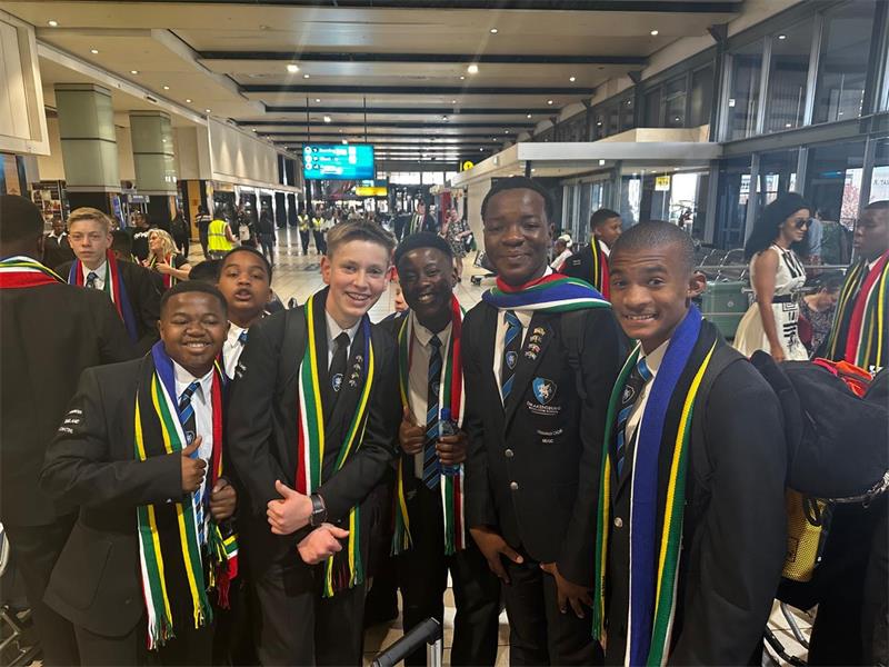 The world-renowned Drakensberg Boys Choir treated passengers to a stunning performance at OR Tambo International Airport on 17 September before embarking on their highly anticipated “Here We Come” tour to Scandinavia.