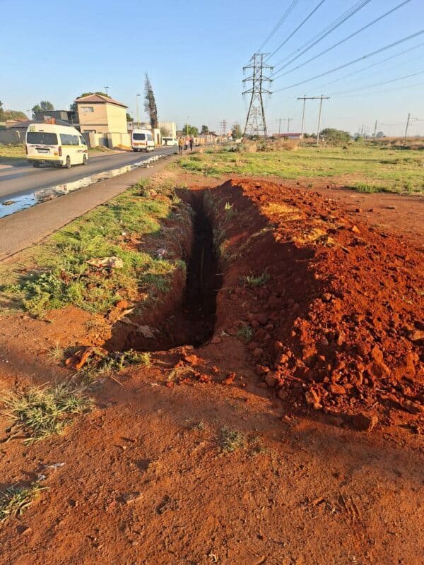 Large parts of Thembisa, including Birch Acres and sections of Winnie Mandela, have been left without electricity following cable theft at the Sethokgwa line connected to the Thembisa Main Substation.