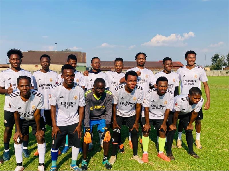 Kempton Park Spurs claimed a dramatic 2–1 victory over Kitoko in a fiercely contested local derby packed with passion, skill and late drama.
