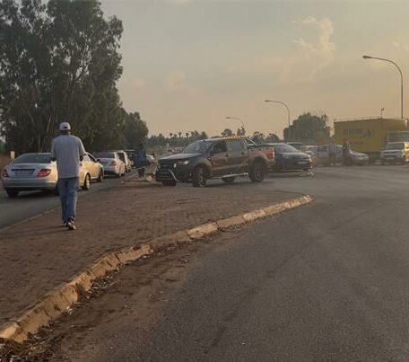 Pomona and Bredell residents endured nearly a week without electricity, prompting outrage and a call for Nersa to investigate.