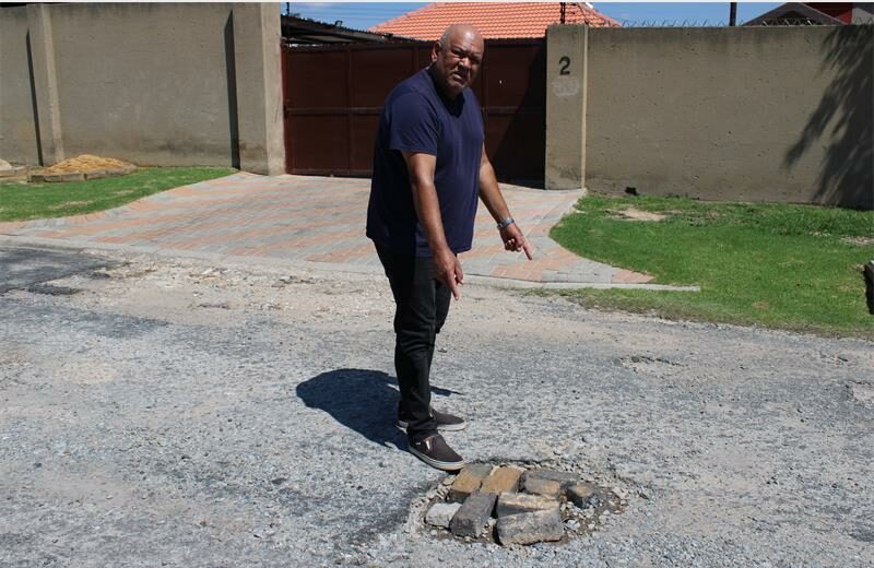 Residents say potholes, broken streetlights and neglected parks remain unresolved, with calls for urgent action and accountability from the City of Ekurhuleni.