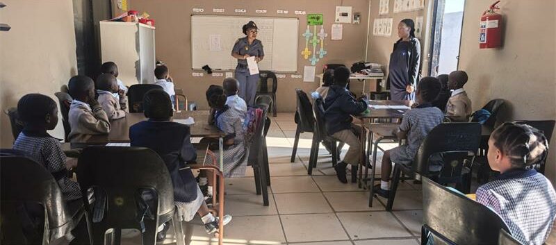 SAPS teach learners about the dangers of crime in the community.