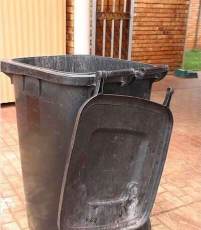 Kempton Park residents await a temporary solution to the lack of dustbin stock at municipal dumps.