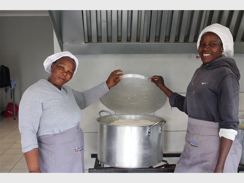 A new school garden aims to provide additional meals and support learners who arrive at school hungry.