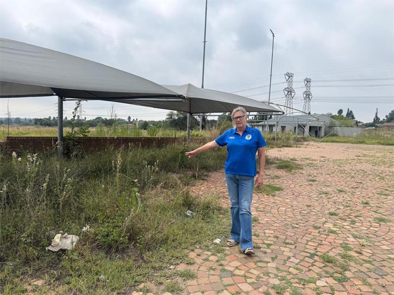 According to Dlamini the Development Planning and Real Estate Department (Property Management Division, Kempton Park CCA) were responsible for the leasing of the subject property.