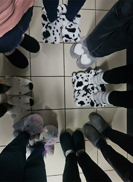 Kempton Park licence department steps up for Slipper Day