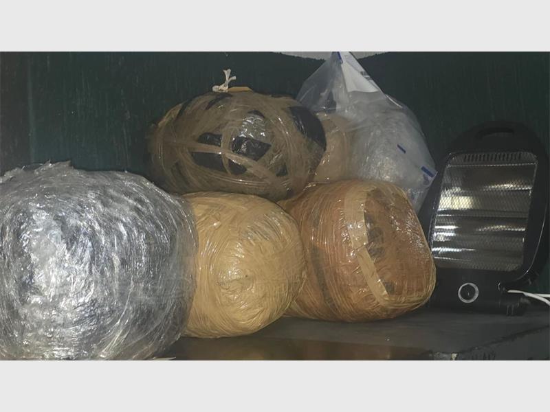 The suspects were detained at Etwatwa SAPS while the dagga estimated at a value of around R30 000 and cash were booked in as exhibits.