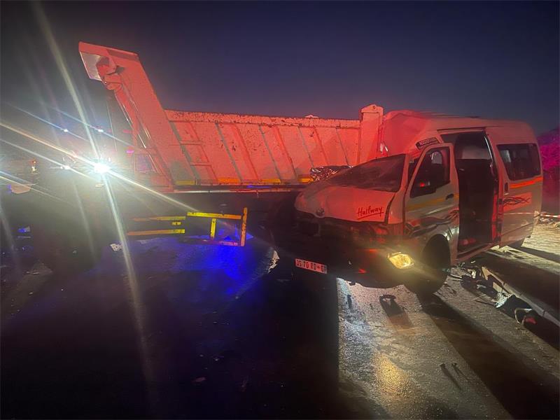 A 26-year-old taxi driver died and five passengers were critically injured after a minibus taxi collided with a tipper truck on Andrew Mapheto Drive towards Thembisa on June 7.