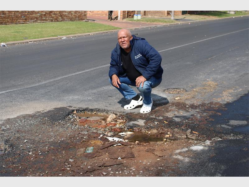 While some improvements have been made to roads, lighting and public spaces in Ward 91, local councillor Desmond McKenzie says long-standing municipal issues are still affecting residents.