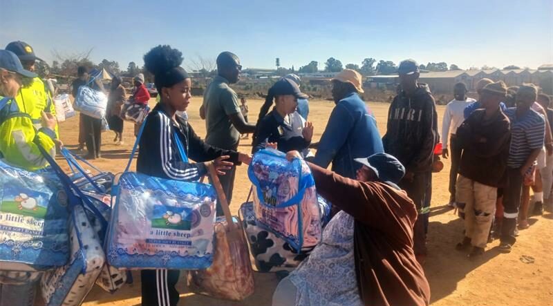 More than 20 non-profit organisations, together with Kempton Park SAPS and community partners, donated food, clothing and blankets to vulnerable residents during a Mandela Day initiative.