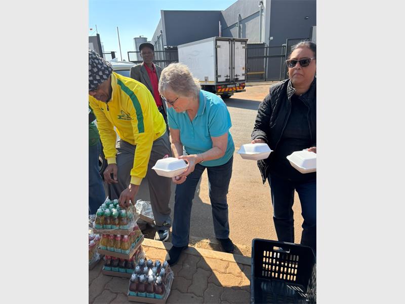 Kempton Park Anglican Parish – St Edmunds Parish & St Francis Chapel in the Woods makes a difference in the community through their community outreaches.