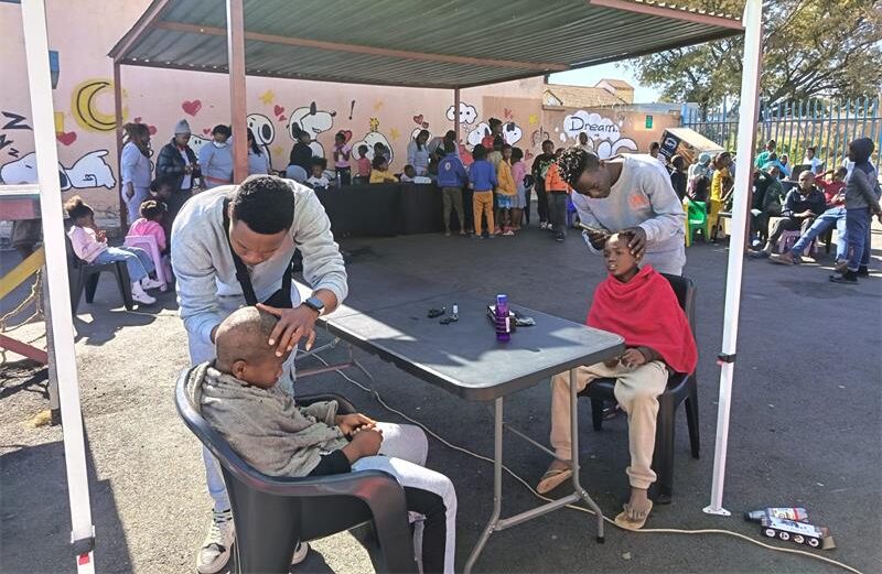NPO leads a campaign that braids more than 70 learners before schools open.