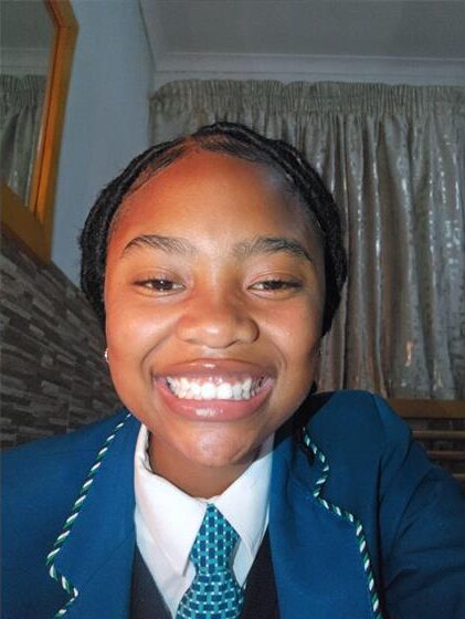 Hoërskool Jeugland learner, Rorisang Mashego plan to repair potholes in Christoffel Street next to her school.