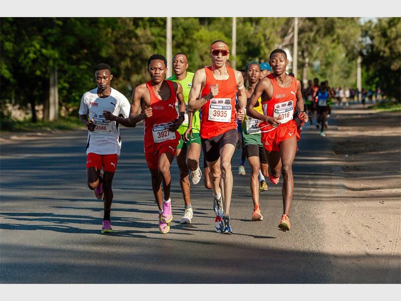 All registered finishers receive SPAR goodie bags, while Discovery Vitality members can earn 600 Vitality fitness points for completing the 10km race.