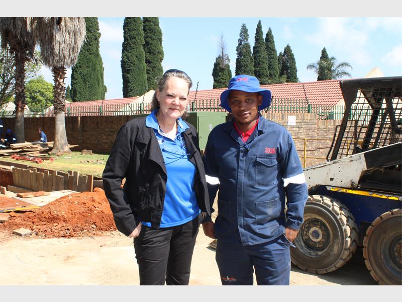 Work on the 66kV cable linking Van Riebeeck Park and Glen Marais substations is nearing completion, with testing and final work under way.