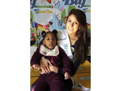 Here is Nicole Laxton (right) bonding with little Willow van Tonder, one of the children at the Sunshine Early Learning Centre in Elsburg, recently.