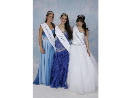 The debutante winners are (from left): Daniella da Rocha (first princess), Nicole van Ahlefeldt (queen) and Christi Synodinos (second princess).