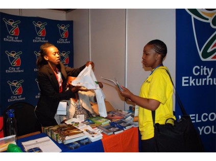 LIASA Conference delegate Thandiwe Gulwa (right) finds out about library services in the metro. There are over 1 800 public libraries in South Africa, which cater to the various information needs of communities.