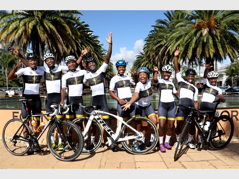 12cyclists_22396