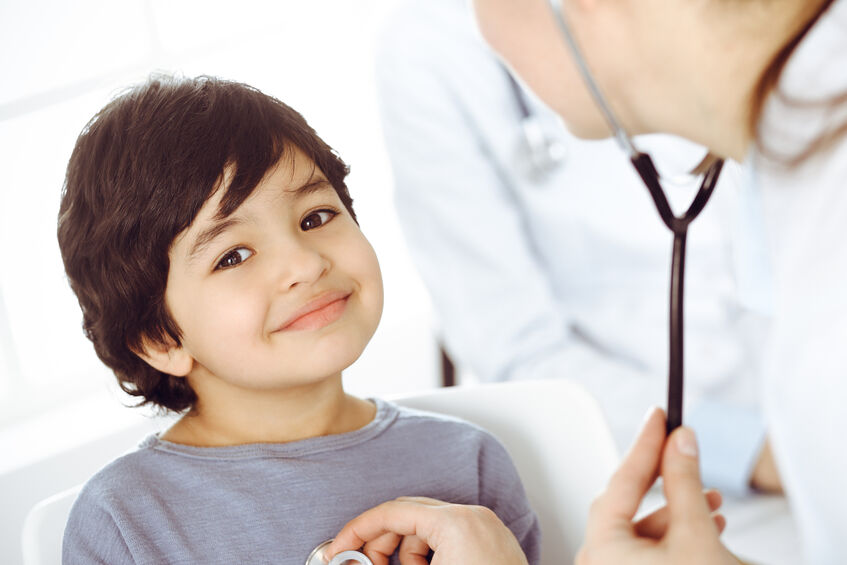 What are the causes of chest pain in children?