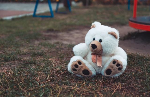 6 Proactive ways to avoid losing your child in crowded places