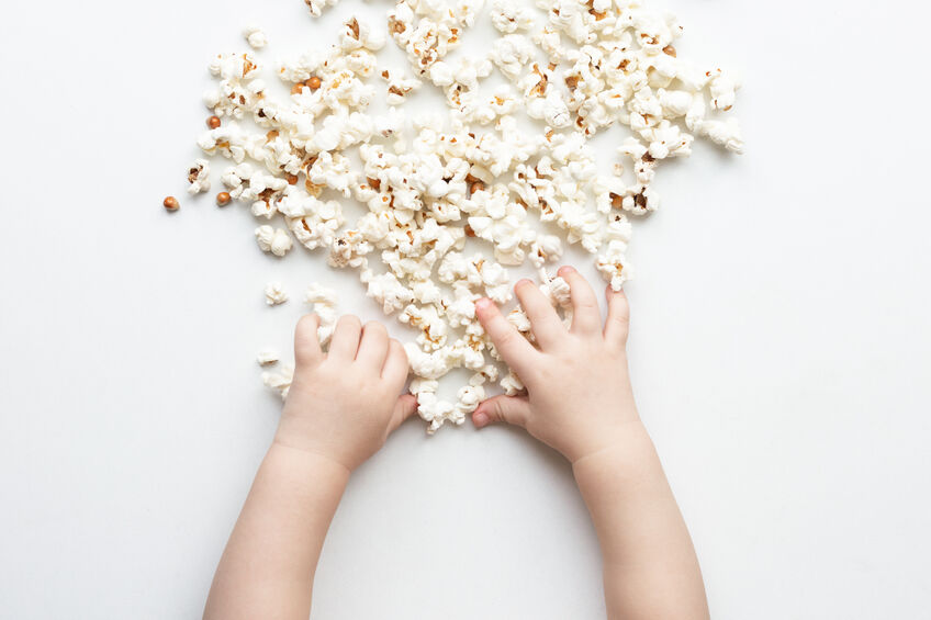 Make a simple and fun popcorn craft with your kids