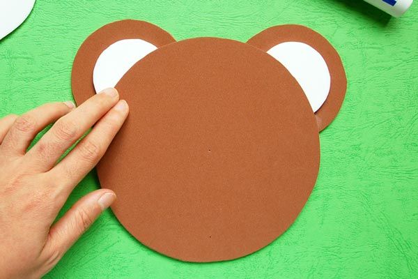 Teach your child about circles with this fun bear craft