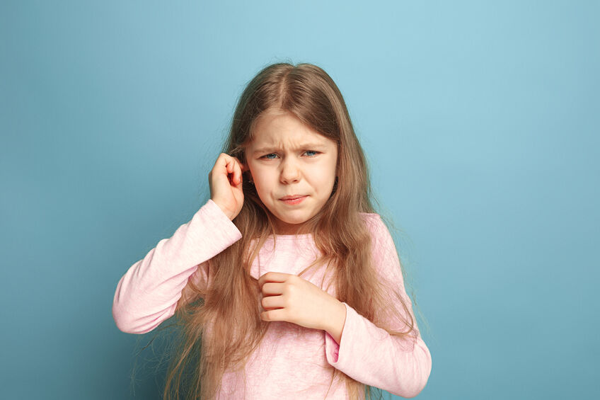 Earache in children: Common causes and treatments