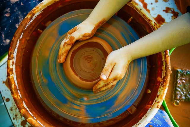 How your child can benefit from pottery lessons