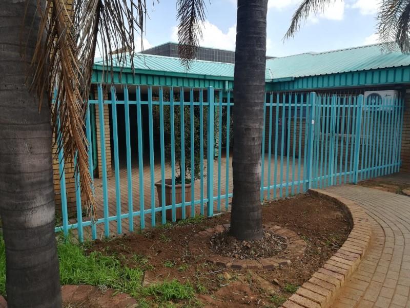 Alberton-Licensing_99192