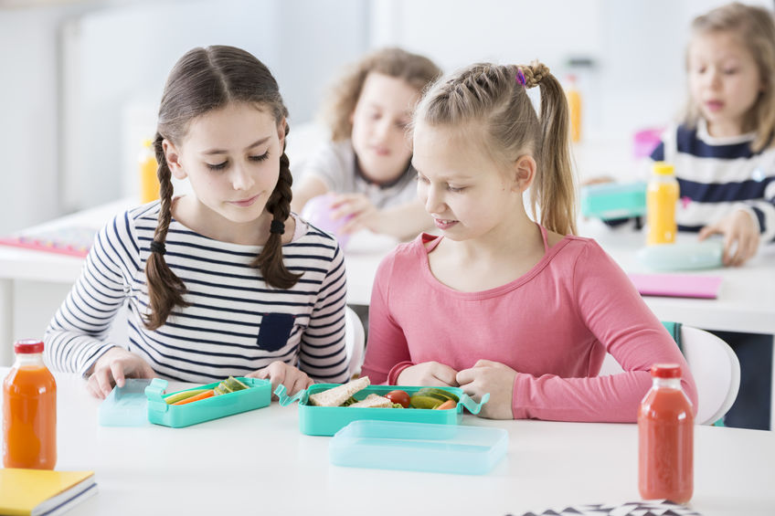TTips to save money on school lunches