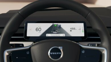 Your new Volvo EX90 gives you the info you need – when you need it