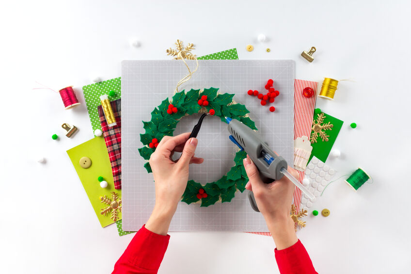 Help your child make a felt Christmas wreath