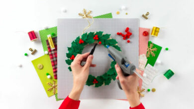 help-your-child-makec2a0a-feltc2a0christmas-wreath-780x470 (1)