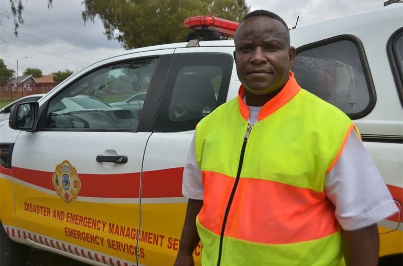 Zamokuhle Ndawonde is a journalist who loves community-based stories. She covers stories within the community, ranging from good news to hard news and sport, using skills such as video editing and photography to engage people in different ways.