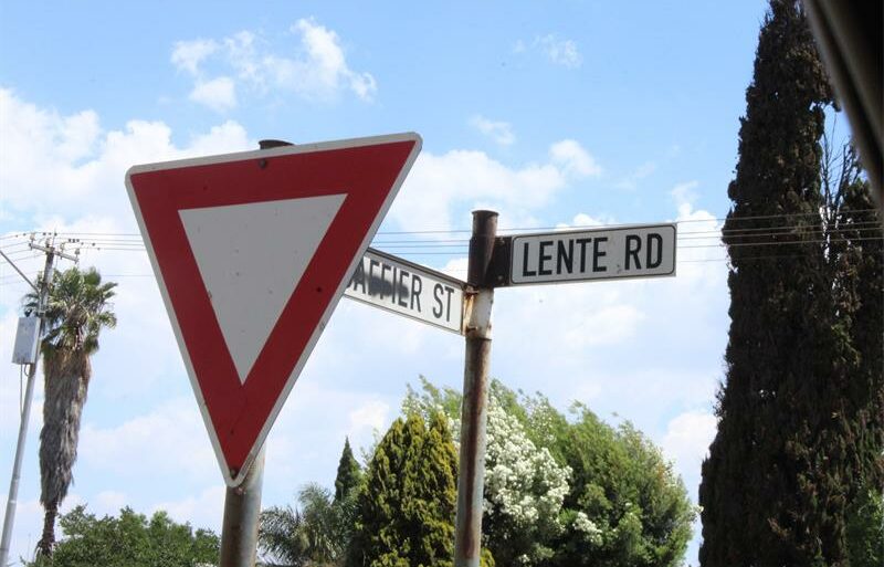 The City of Ekurhuleni has repaired several streetlights in Klopperpark as part of its citywide lighting maintenance programme aimed at improving visibility, road safety, and community security.