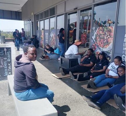 The Food Lover’s Market The Reef abruptly closed, leaving workers and customers in the dark.