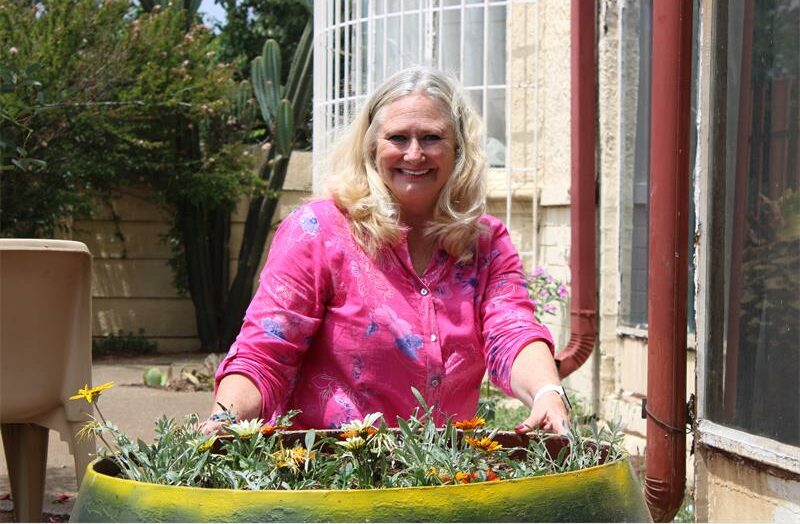 The Driehoek Old Age Home is showing signs of renewal thanks to Dare to Care Soup Kitchen and local residents who stepped in with building repairs and food donations.