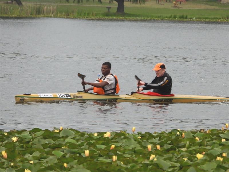 Competitive paddlers from across Gauteng descended on Homestead Dam for the East Rand Kayak Club’s night race, featuring a demanding 14km senior course.
