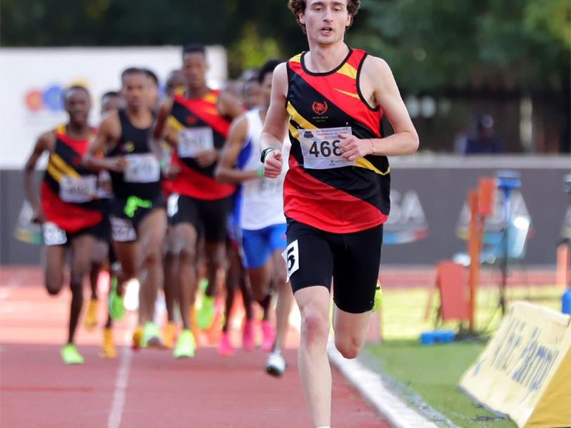 Maxime Chaumeton has broken his own South African 5km road record in Seville.